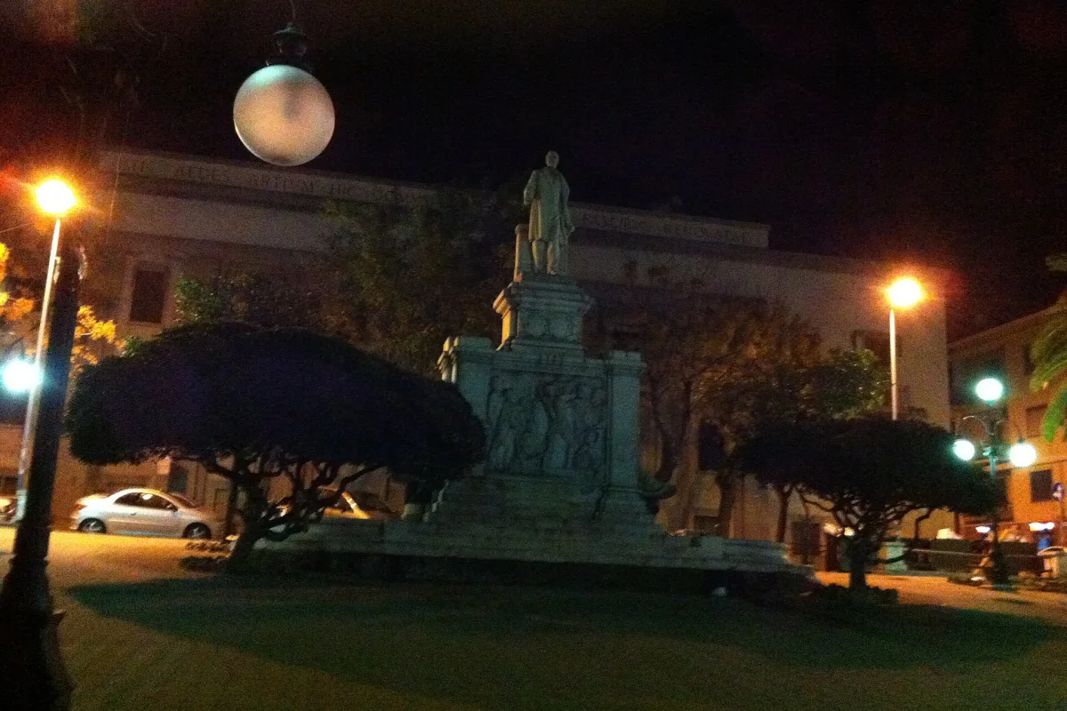 Piazza De Nava e Monumento a Giuseppe De Nava